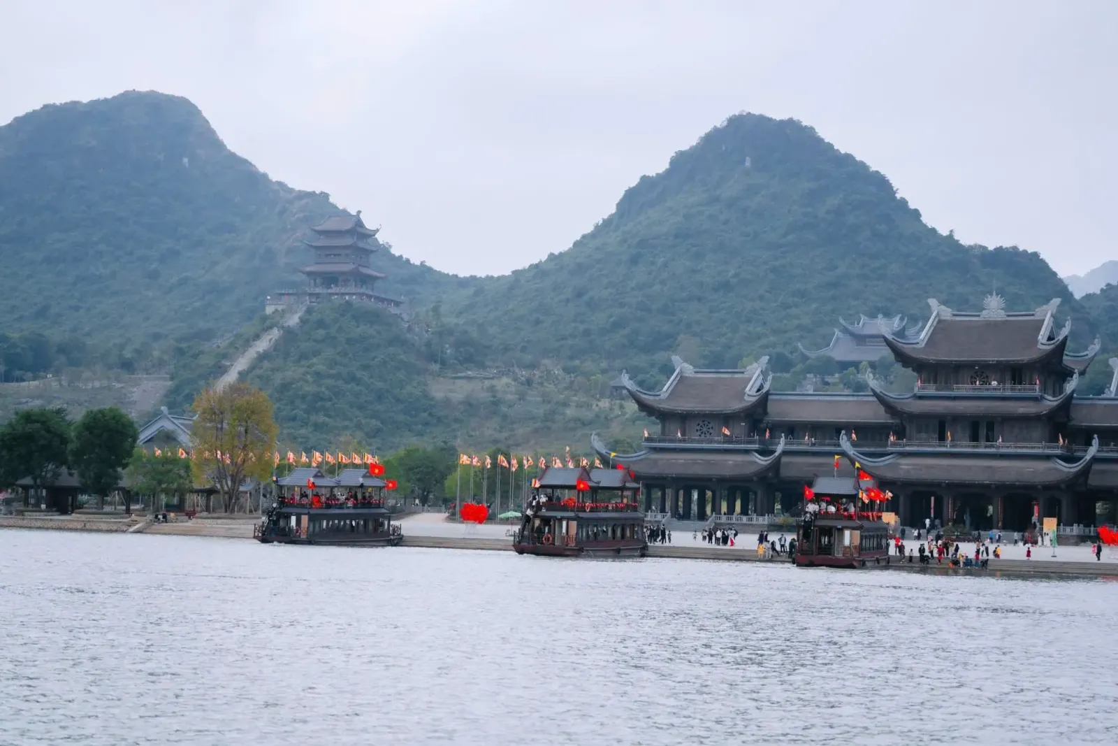 Chùa Tam Chúc Ninh Bình năm 2026