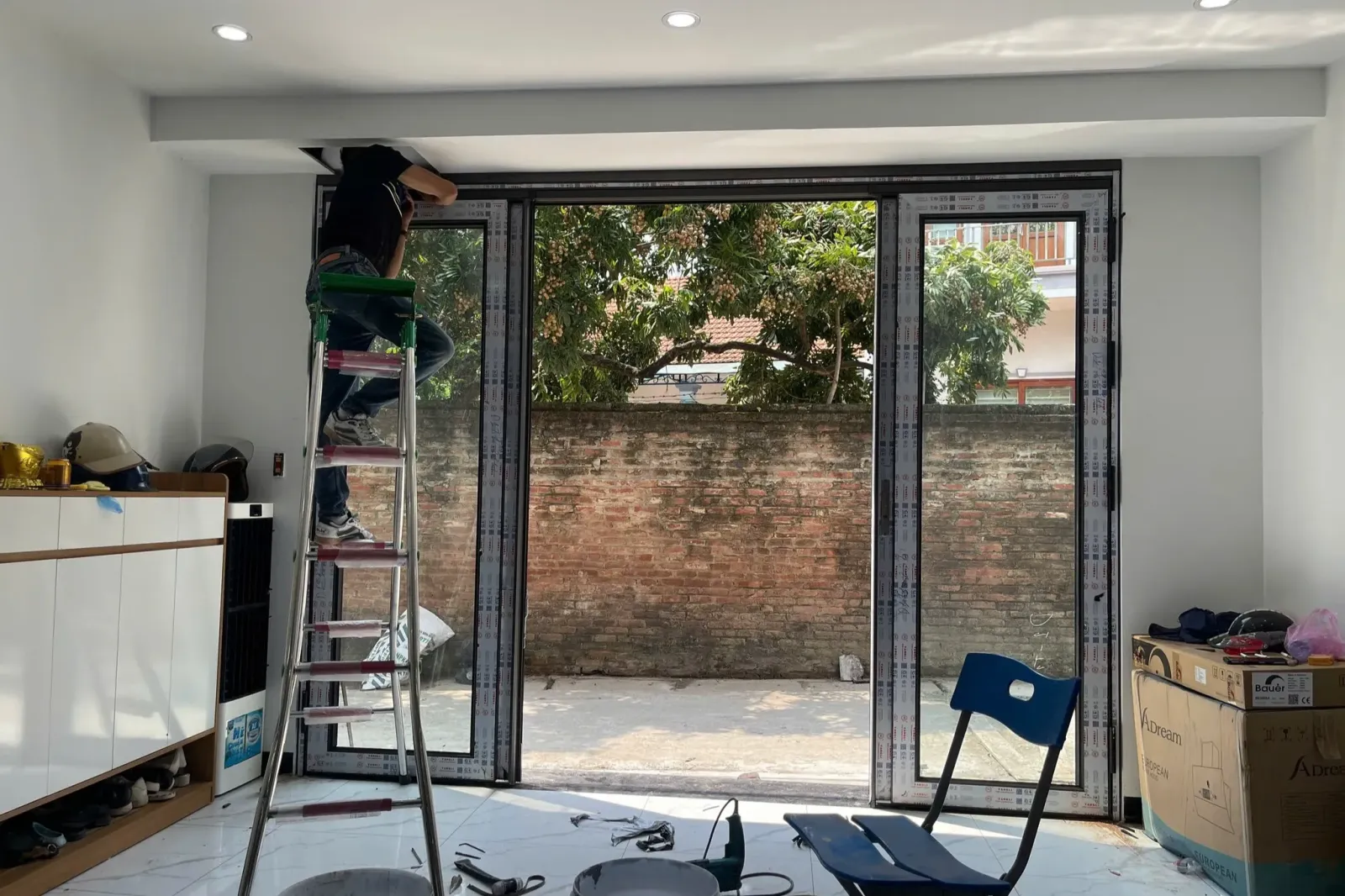 Cửa nhôm kính mở quay Từ Sơn