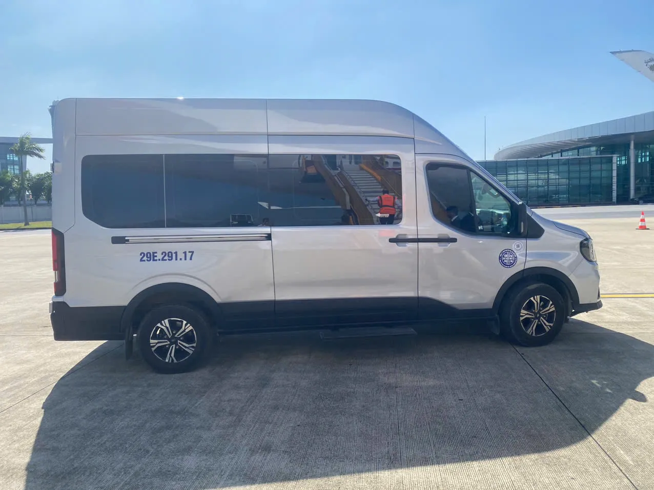 Thuê xe 16 chỗ Bắc Ninh đi chùa Tam Chúc