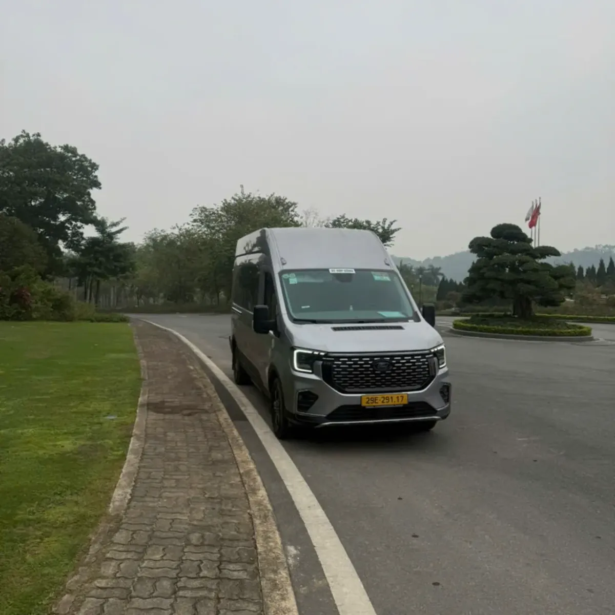 Thuê xe 16 chỗ Bắc Ninh đi suối nước nóng Bò Ấm, Sơn La