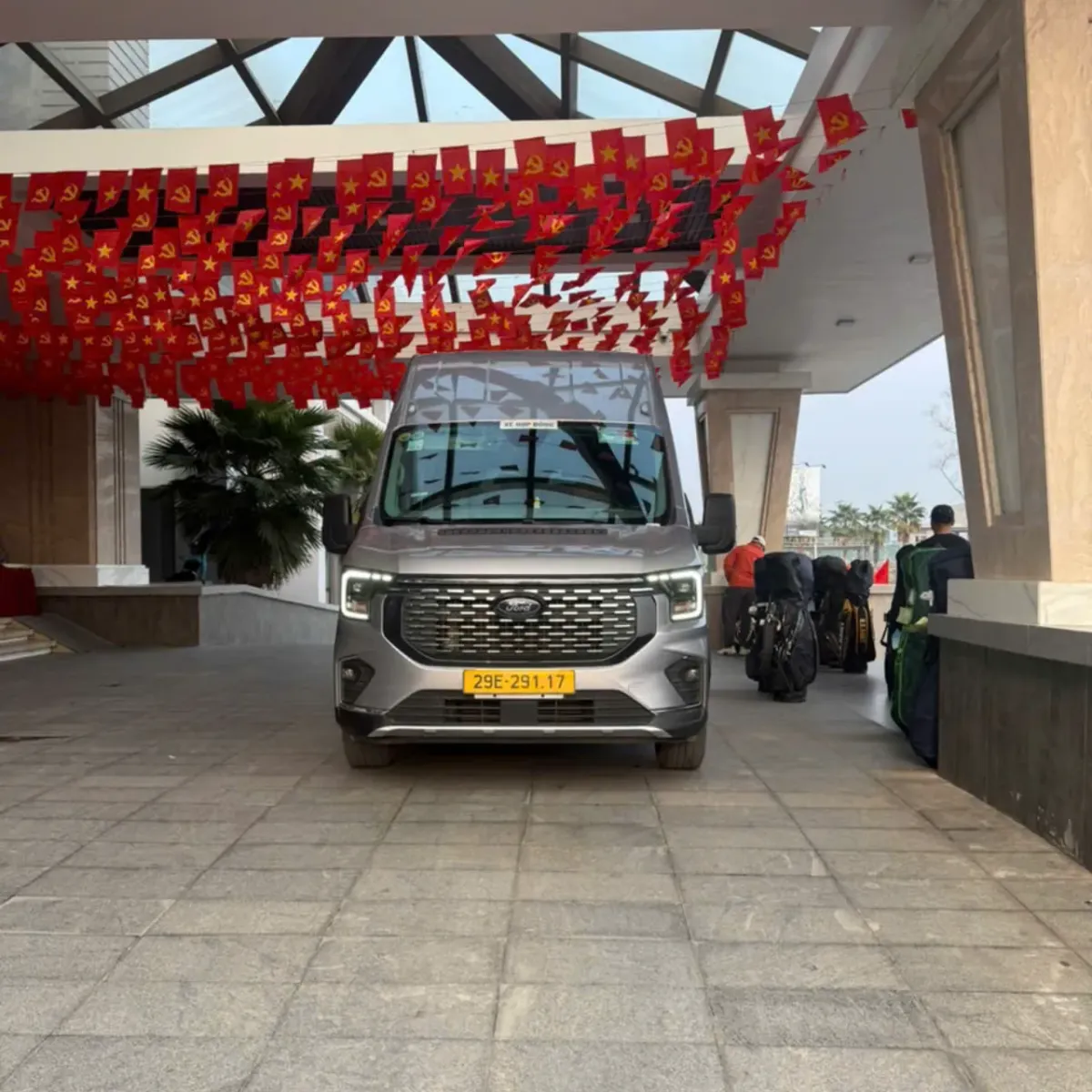 Thuê xe 16 chỗ Bắc Ninh đi chùa Khai Nguyên, Sơn Tây, Hà Nội