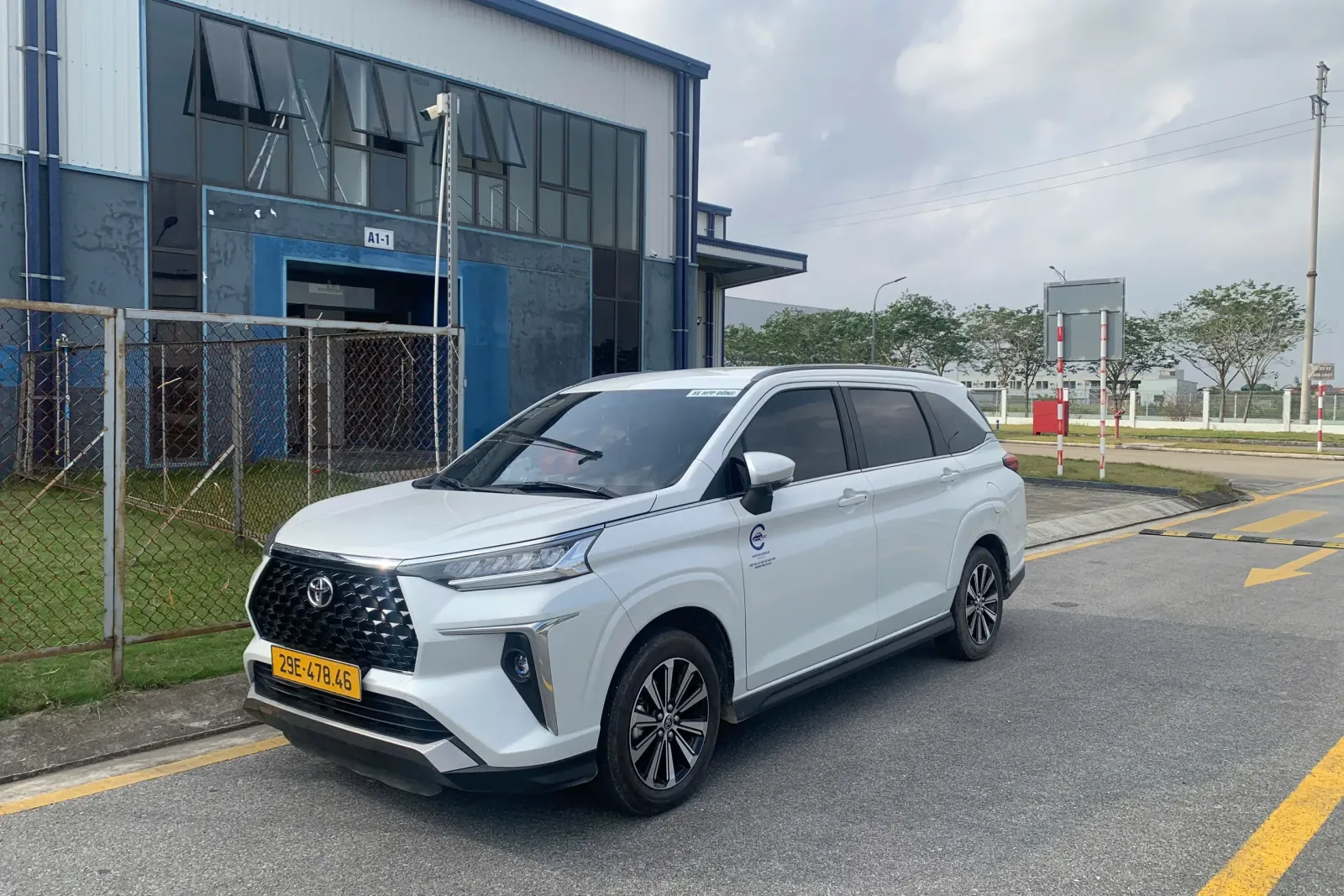 Xe 7 chỗ Toyota Vloz Tiên Du Bắc Ninh